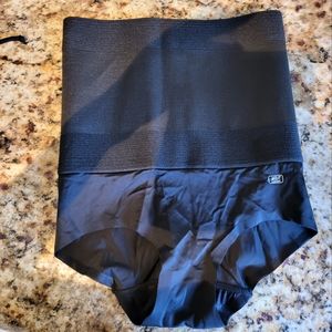 Shapewear underwear (neverworn)